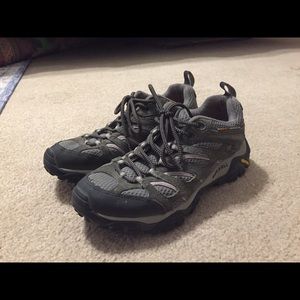 Women’s Merrell Moab Size 8